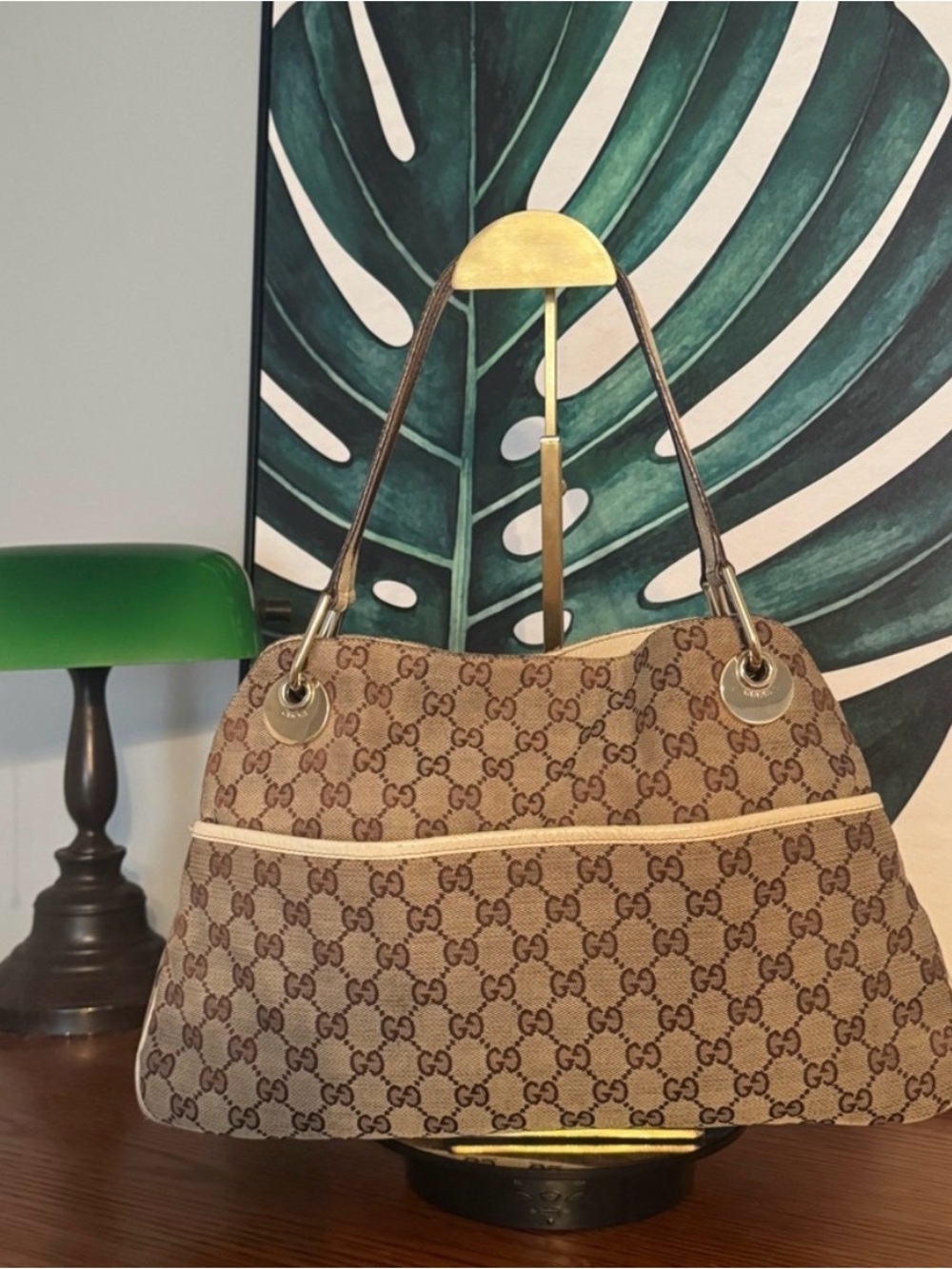 June 12 @ 9 AM CST Luxury, Designer, & Accessories - Share Show - Picture 4 of 11